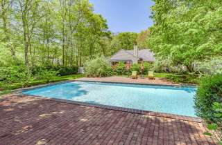 Shelter Island Spacious Seclusion with Pool