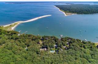 Shelter Island Ram Island Traditional Close to Preserve