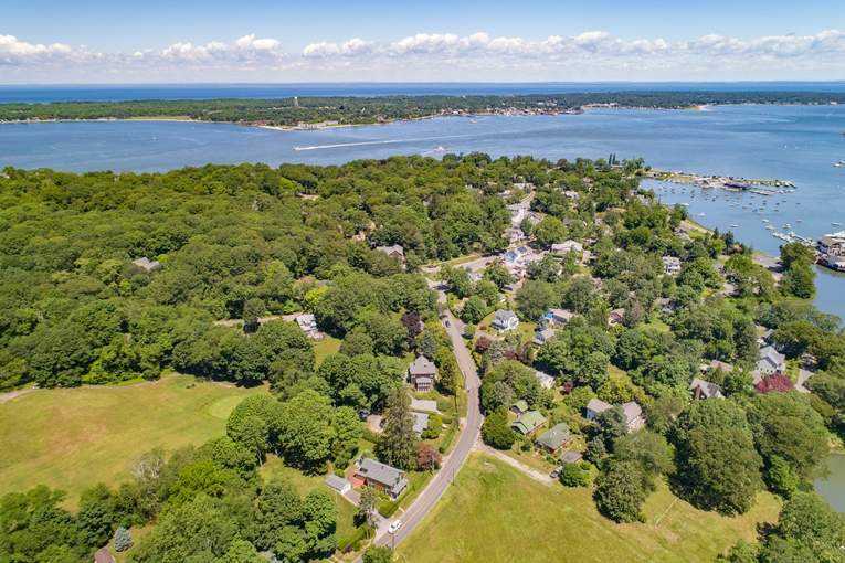 Dering Harbor NY Shelter Island Penelope Moore Real Estate